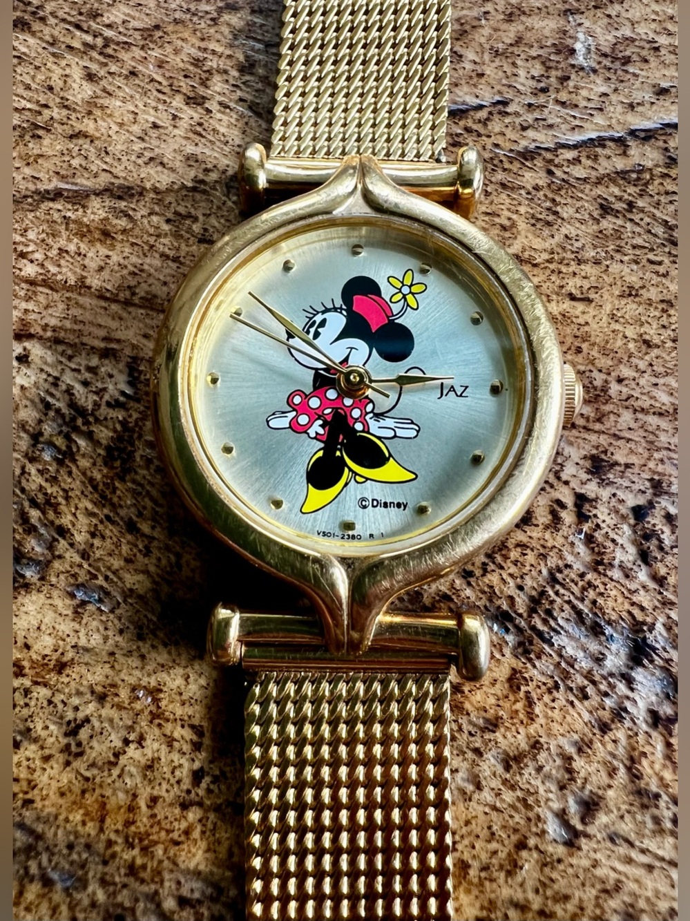 Vintage JAZ Disney Minnie Mouse Gold Tone Mesh Watch-Needs Battery